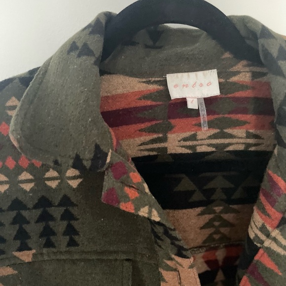 Entro brand shacket - Picture 2 of 2